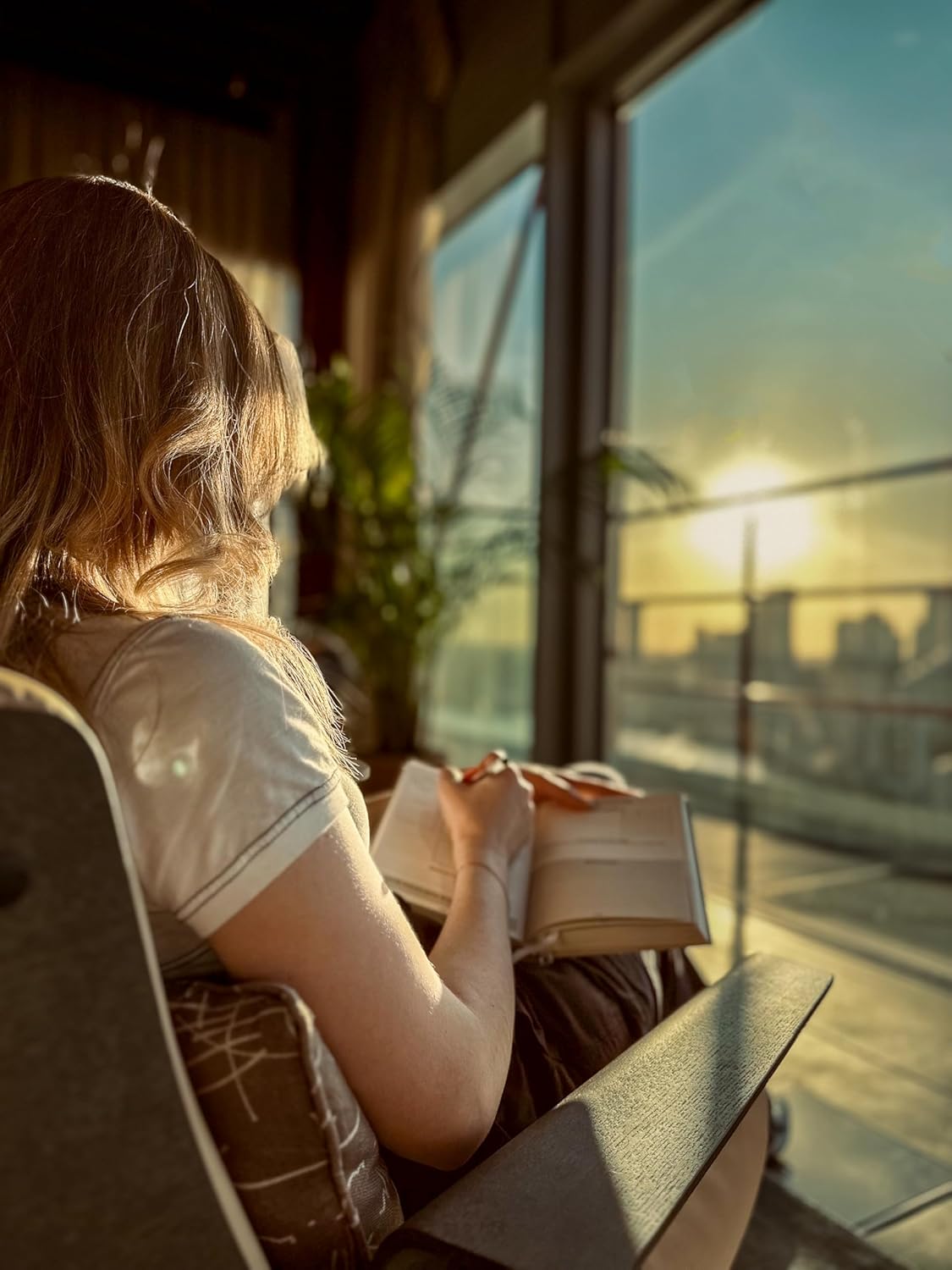 Goal-Focused Journal & Inspirational Quote Cards | The #1 Daily Planner to Achieve Your Goals | 6 Month Undated Diary for Productivity, Improvement, and Mindfulness (Black)