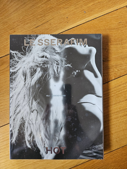 LE SSERAFIM – HOT (5th Mini Album)