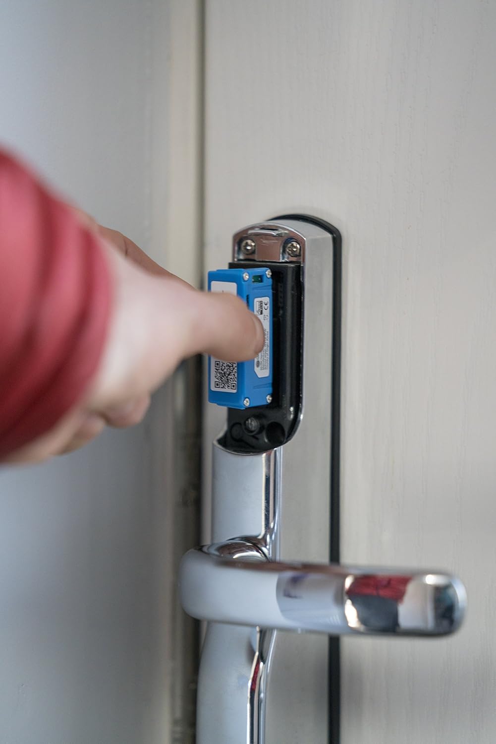 Yale Conexis L1 Smart Keyless Door Handle & Yale SD-M1100 Smart Door Lock Z-Wave