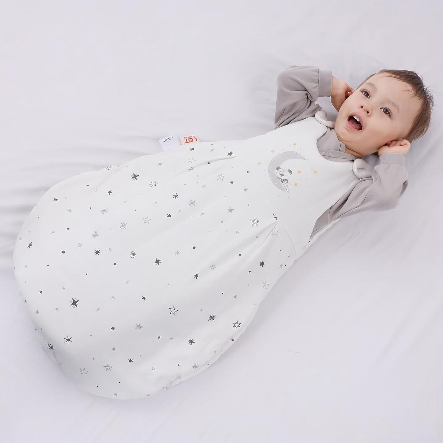 Winter baby sleeping bag 2.5 tog in white with star print, suitable for infants' warmth and comfort
