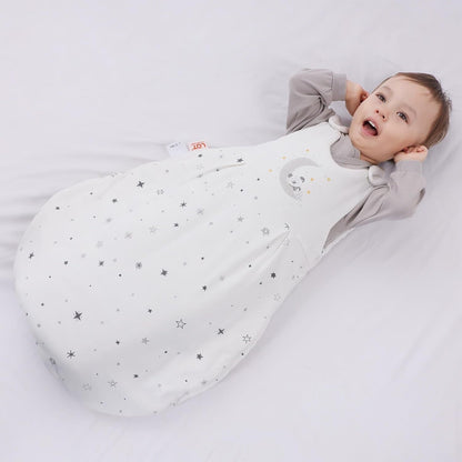Winter baby sleeping bag 2.5 tog in white with star print, suitable for infants' warmth and comfort